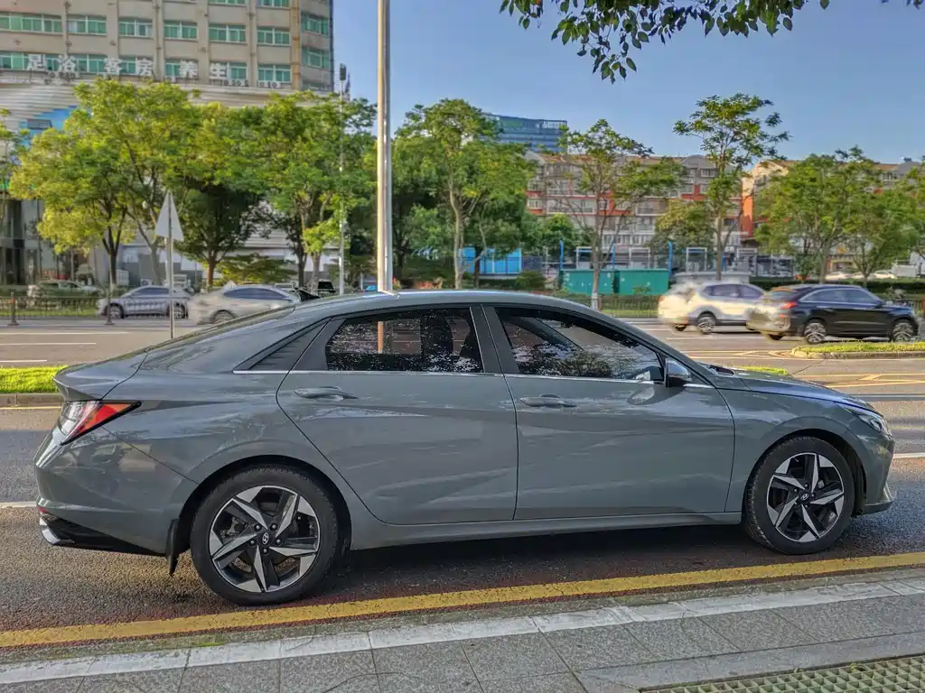 Hyundai Elantra 2021