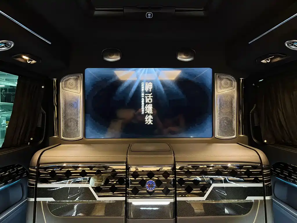 Mercedes-Benz V-Class 2022 — фото 16