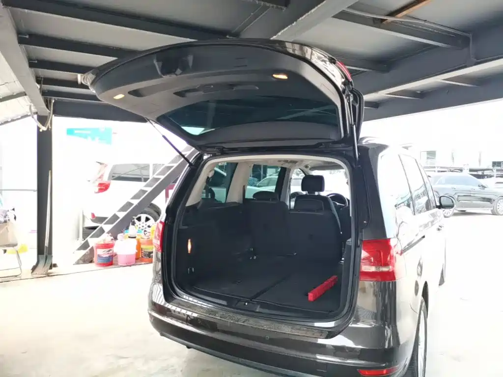 Volkswagen Sharan 2017 — фото 19