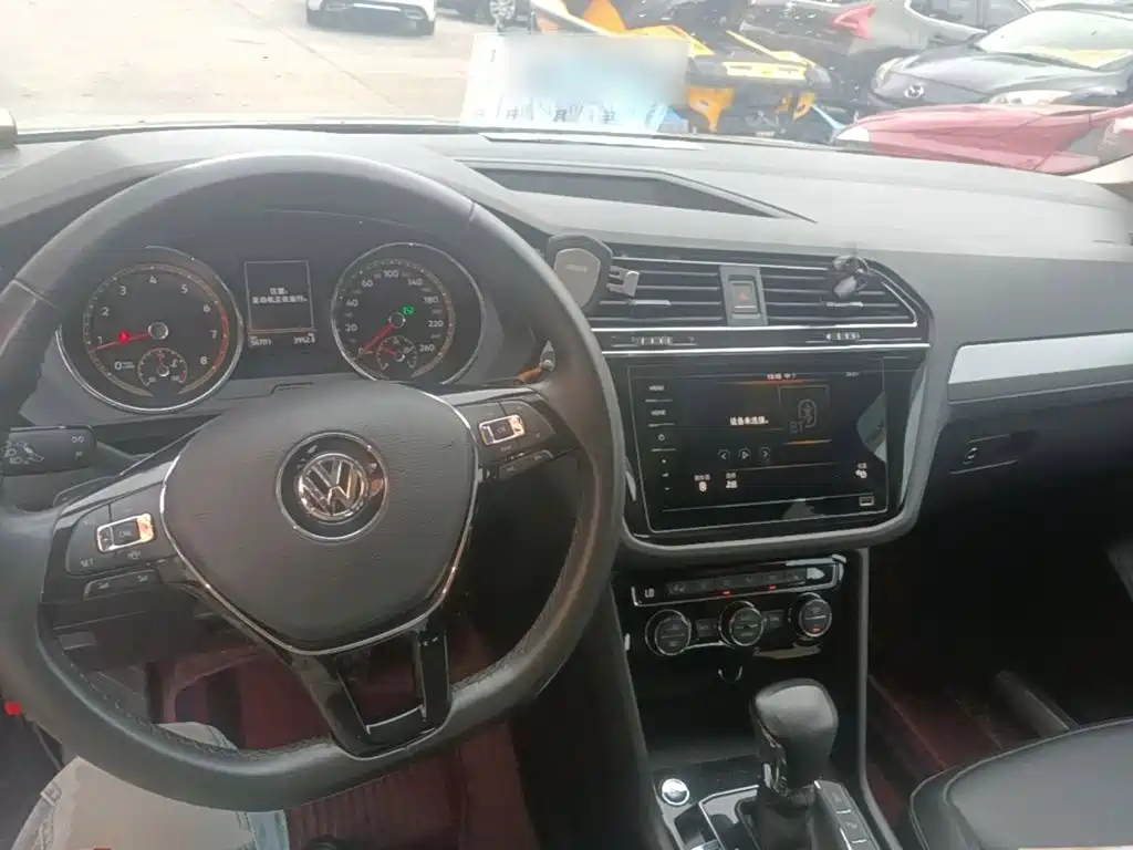 Volkswagen Tiguan L 2020 — фото 10