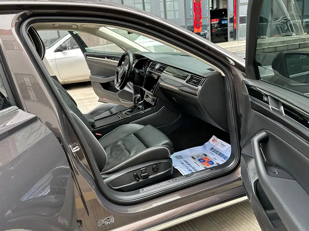 Volkswagen Phideon 2018 — фото 20