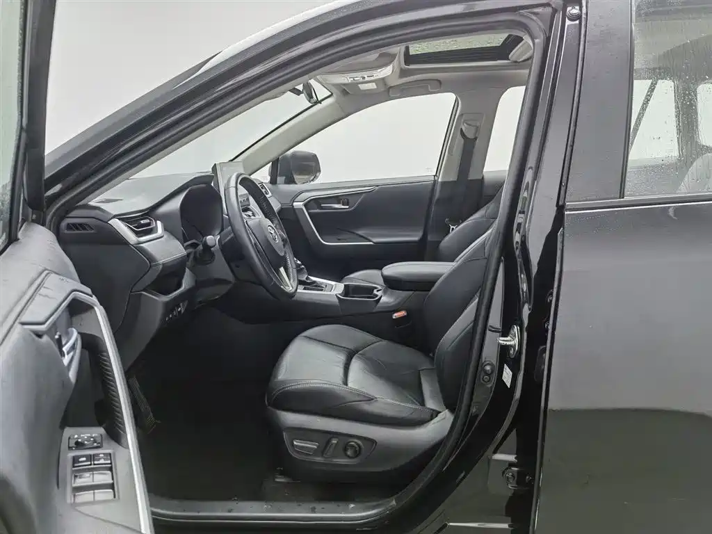Toyota Wildlander 2022 — фото 10