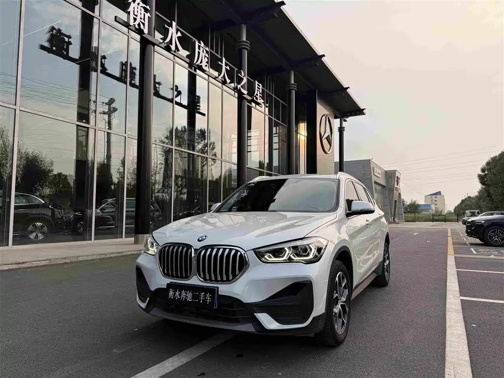 BMW X1 2021 — фото 1