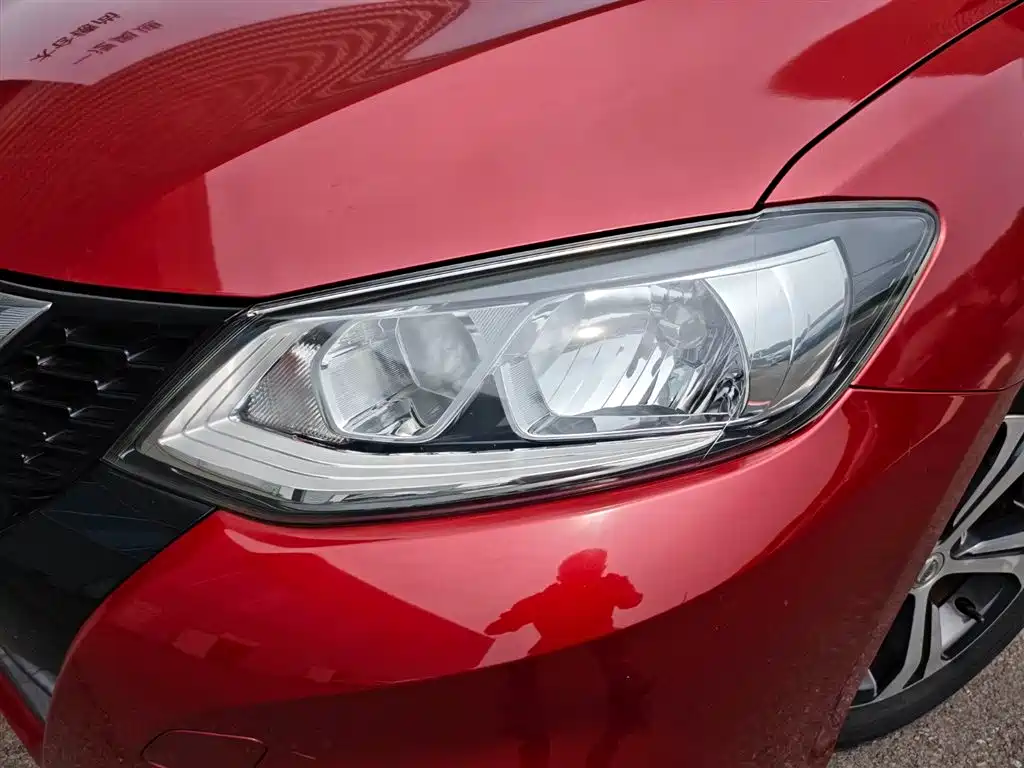 Nissan Tiida 2019 — фото 11