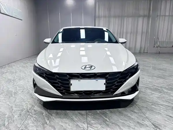 Hyundai Elantra 2023