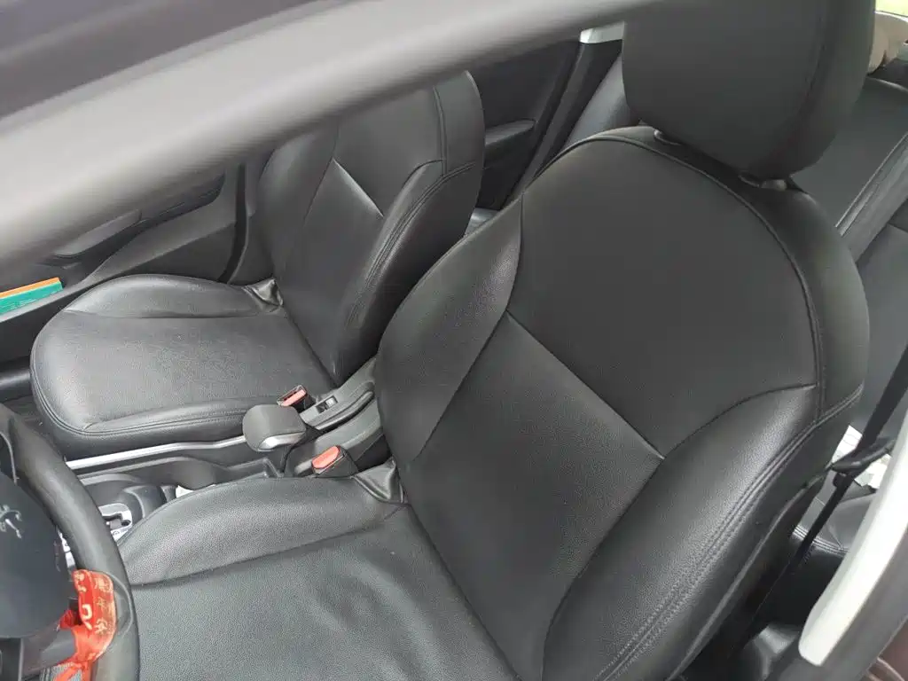 Peugeot 2008 2014 — фото 11