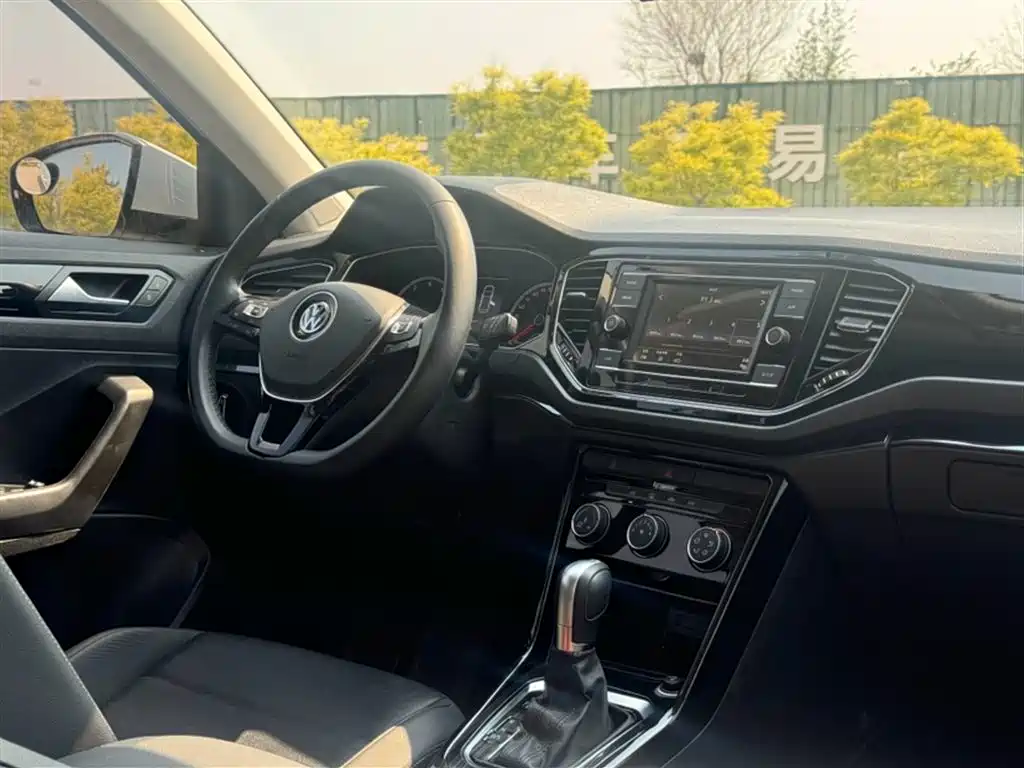 Volkswagen T-Roc 2019 — фото 15