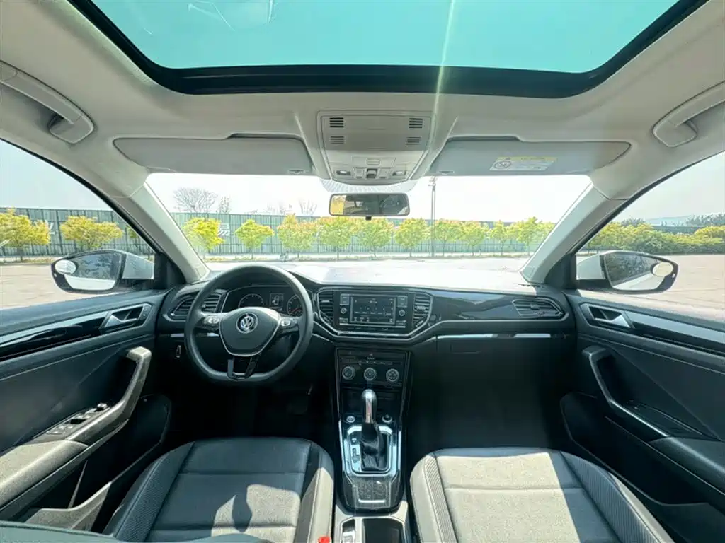 Volkswagen T-Roc 2019 — фото 14