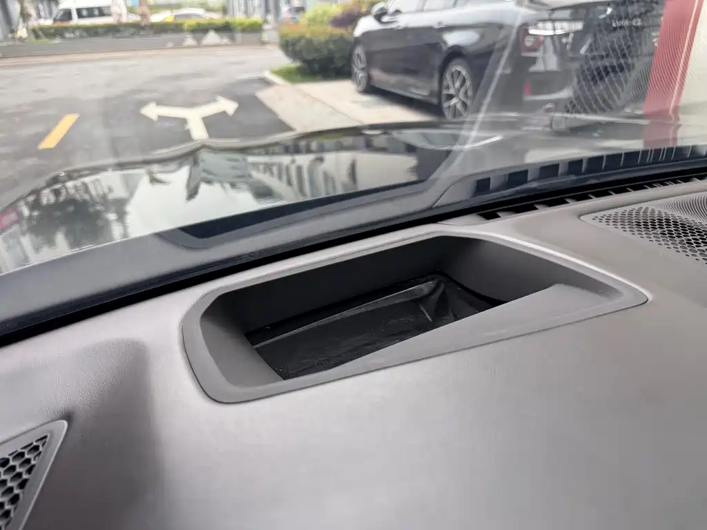 BMW 7 Series 2018 — фото 16