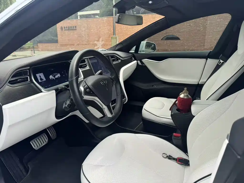 Tesla Model S 2014 — фото 19