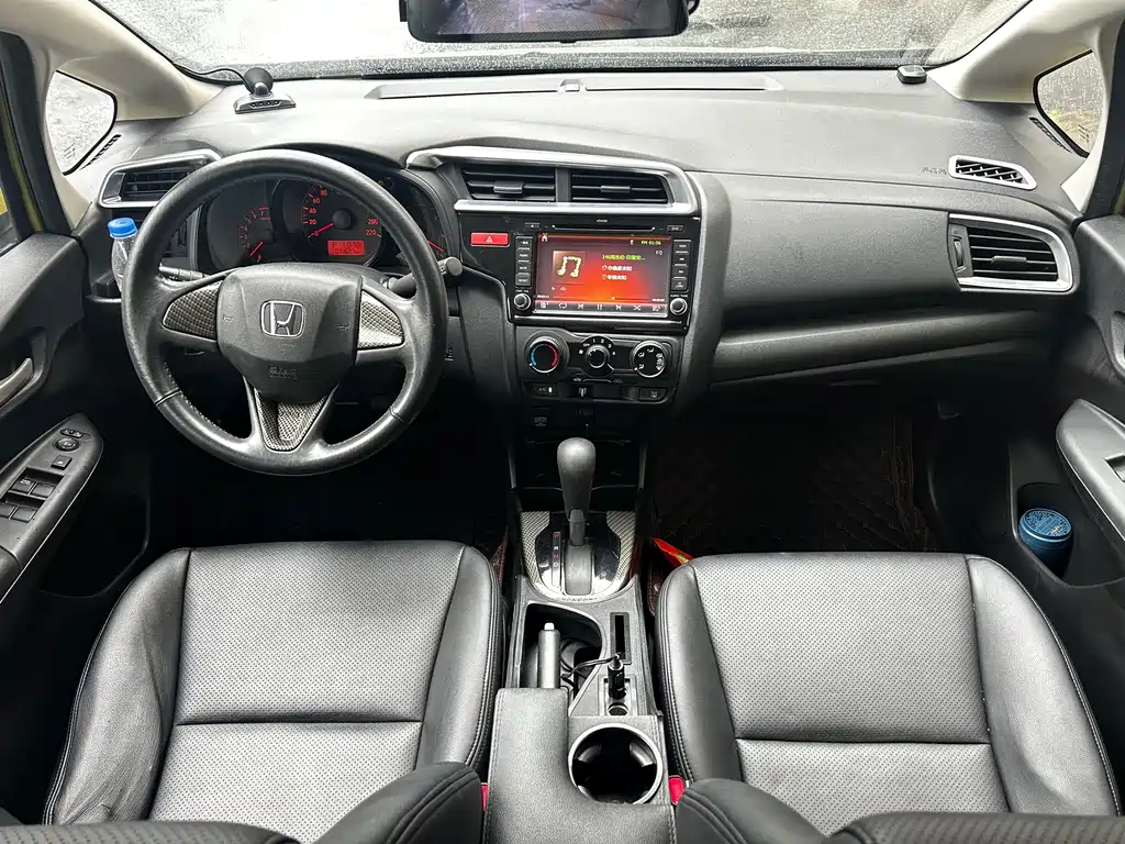 Honda Fit 2015 — фото 10