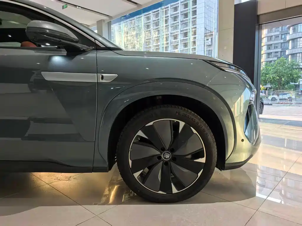 BYD Tang L 2025 — фото 11