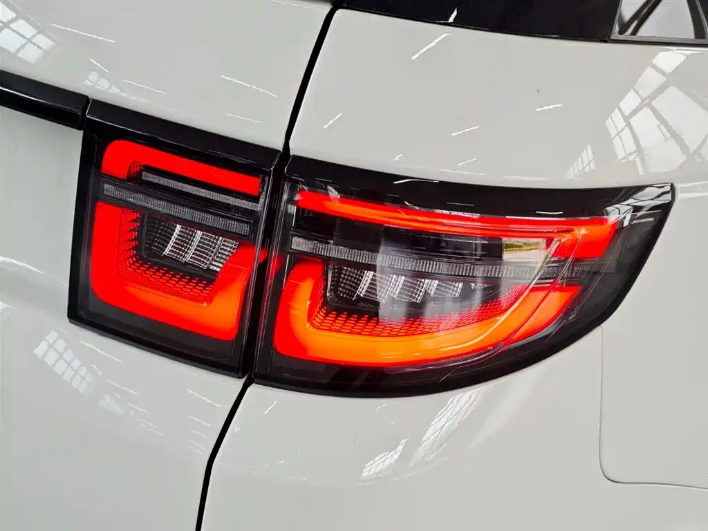 Land Rover Discovery Sport 2022 — фото 9