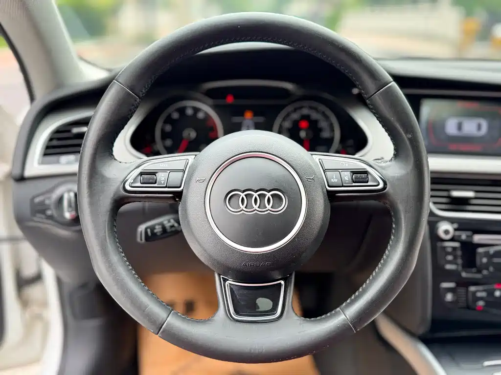 Audi A4L 2014 — фото 13