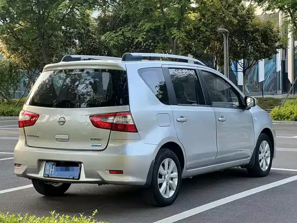 Nissan Livina 2013