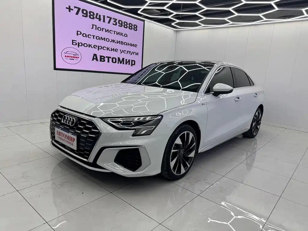 Audi A3 2023 — фото 1