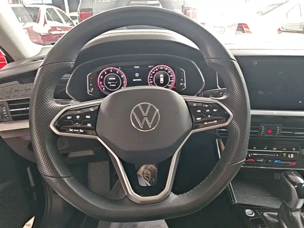 Volkswagen Passat 2023 — фото 11