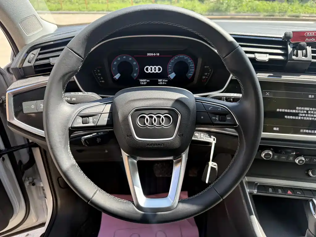 Audi Q3 2022 — фото 11