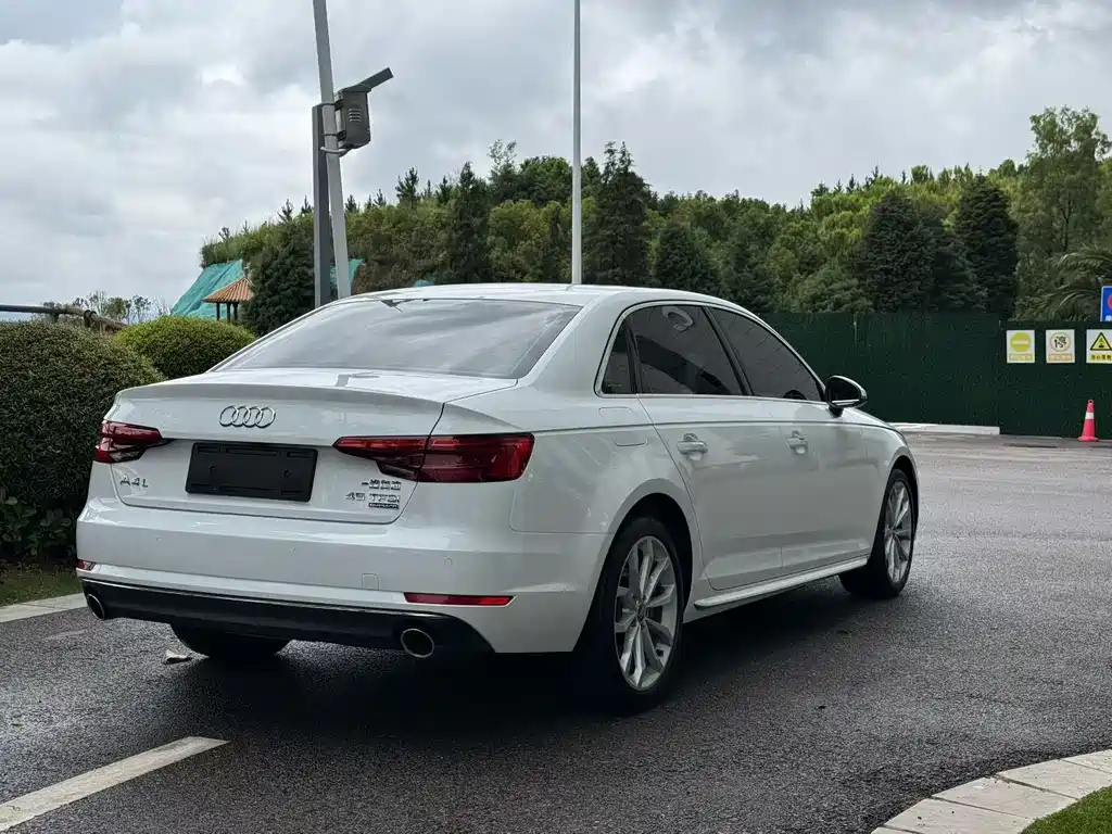 Audi A4L 2016 — фото 9