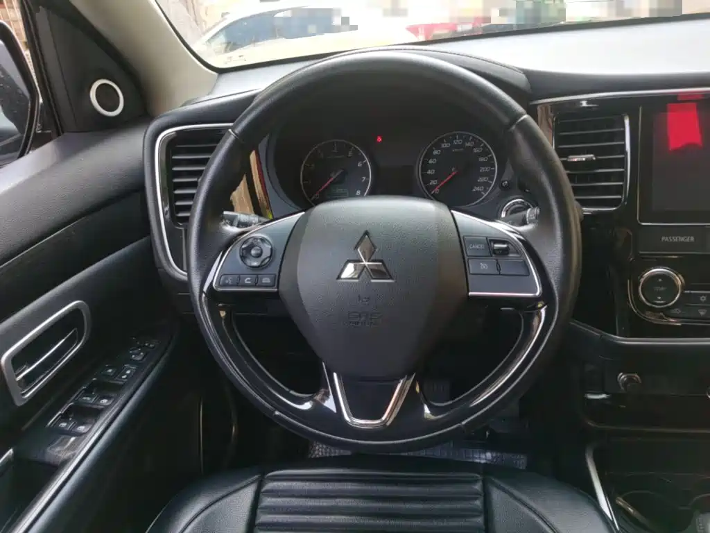 Mitsubishi Outlander 2017
