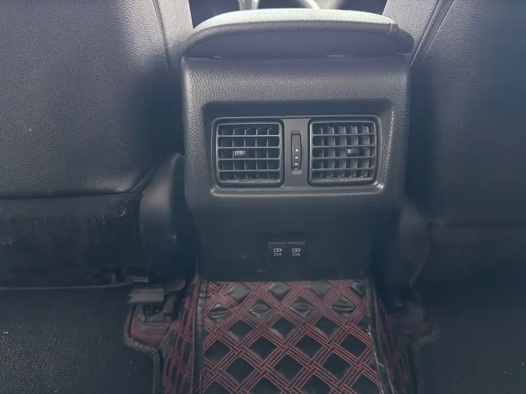 Toyota Camry 2020 — фото 10