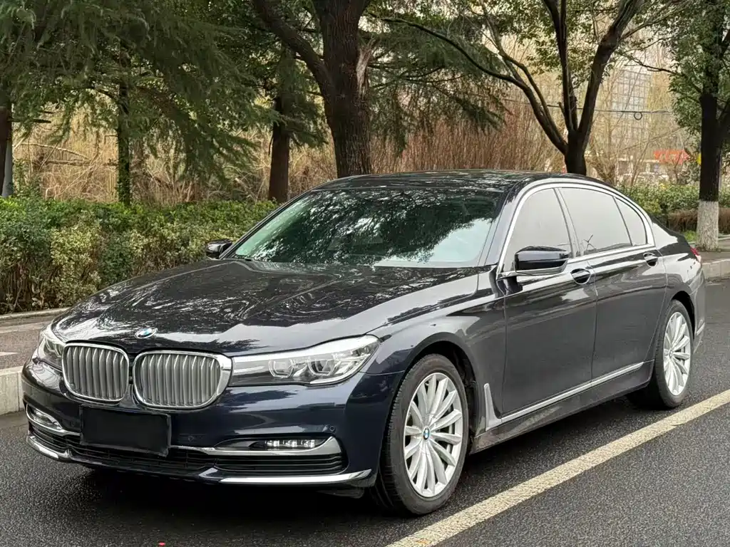 BMW 7 Series 2018 — фото 1
