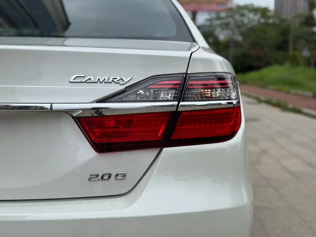 Toyota Camry 2015 — фото 21