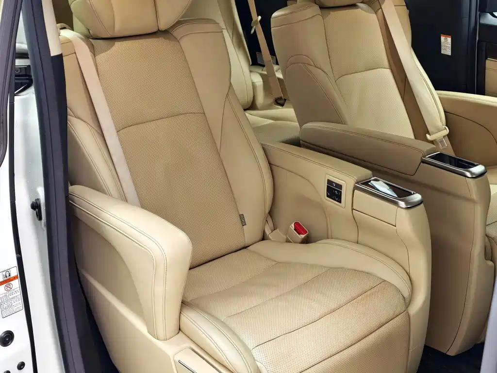 Toyota Alphard 2020 — фото 18