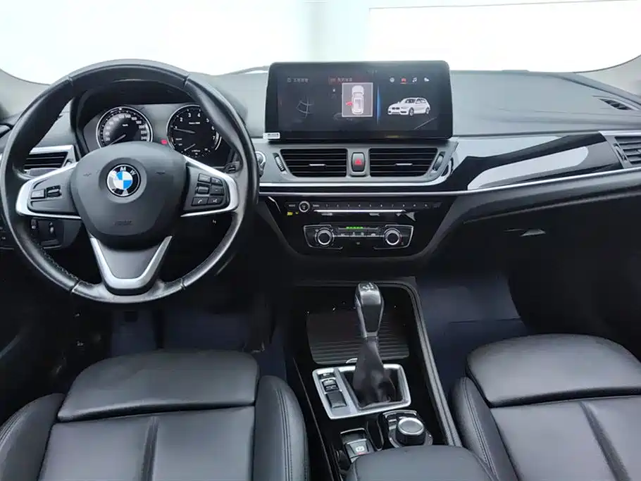 BMW 1 Series 2018 — фото 12
