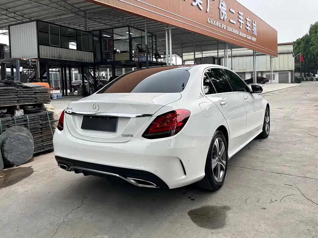Mercedes-Benz C-Class 2020 — фото 17