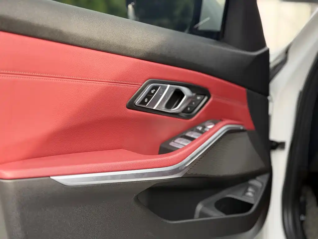 BMW 3 Series 2023 — фото 11