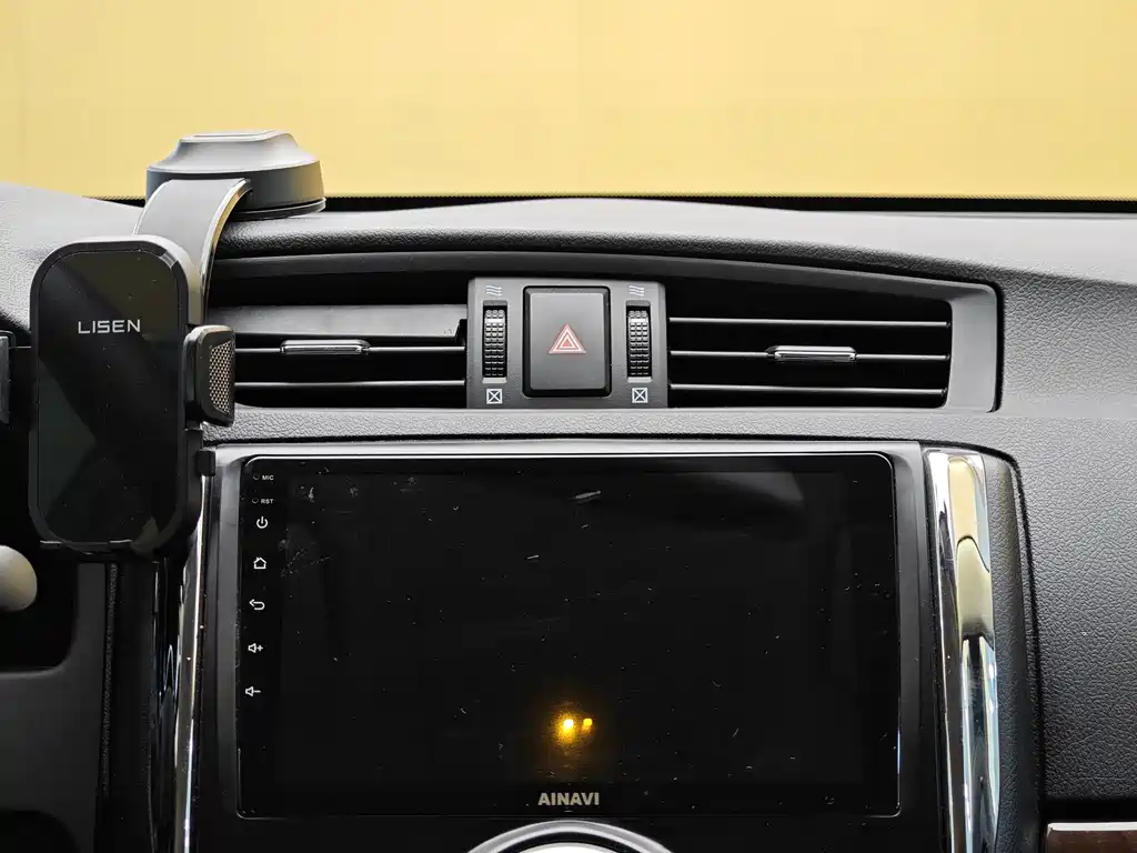 Toyota Reiz 2015 — фото 16