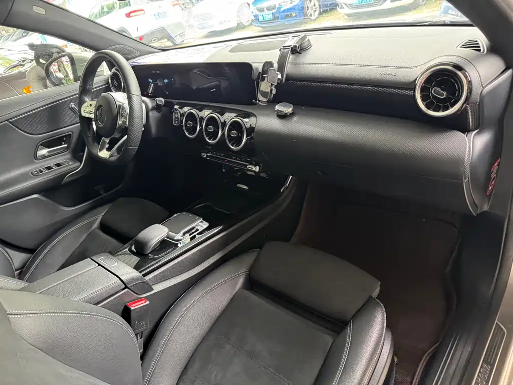 Mercedes-Benz A-Class 2019 — фото 10