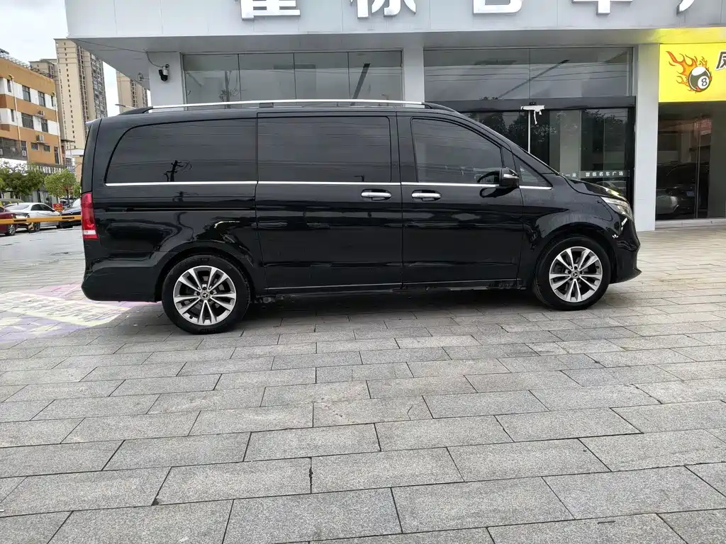 Mercedes-Benz V-Class 2022 — фото 4