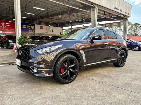 Infiniti QX70 2015