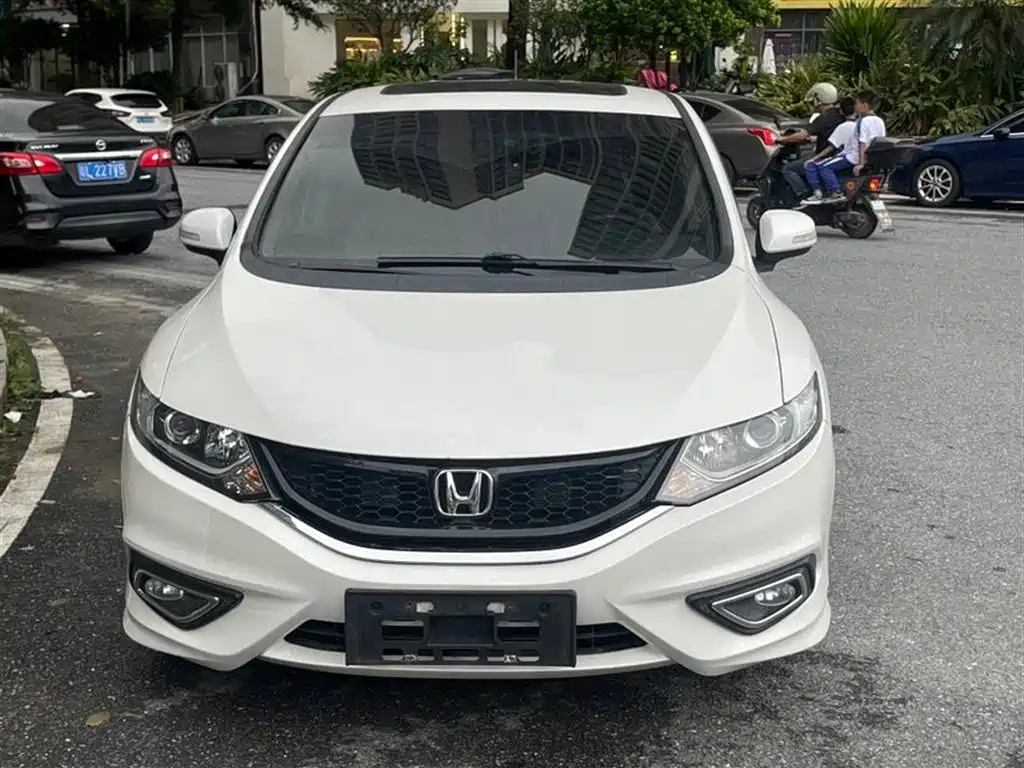 Honda Jade 2016 — фото 2