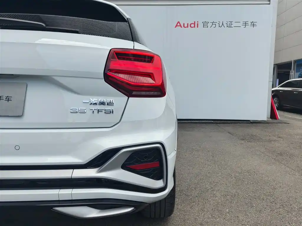 Audi Q2L 2024 — фото 19