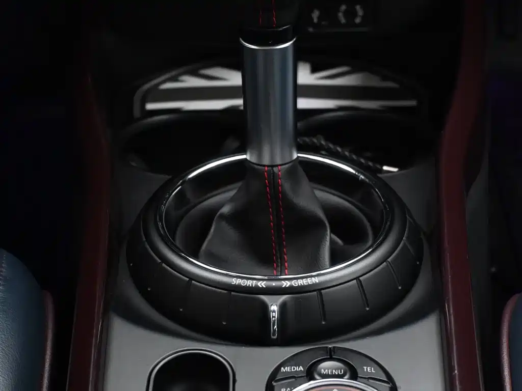 MINI Clubman 2016 — фото 12