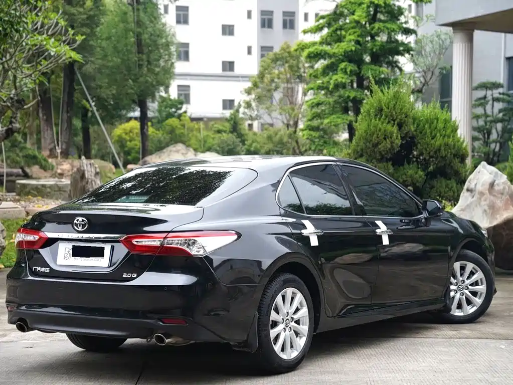 Toyota Camry 2020 — фото 7
