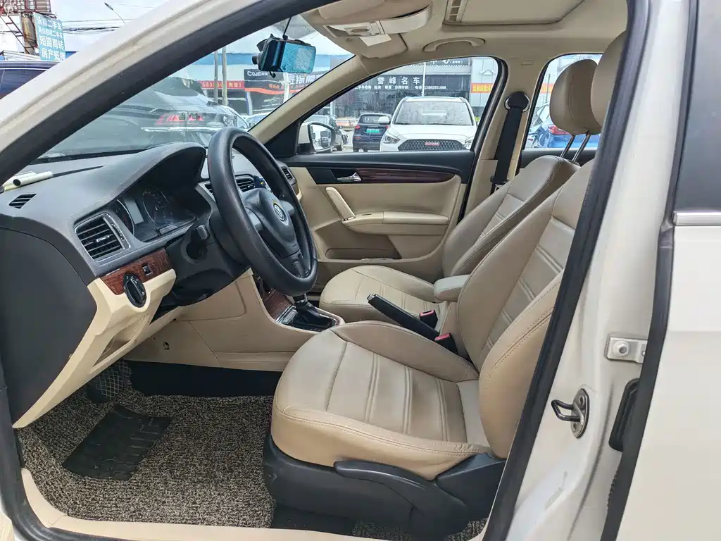 Volkswagen Lavida 2015