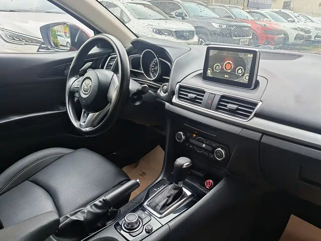 Mazda 3 Axela 2016 — фото 17