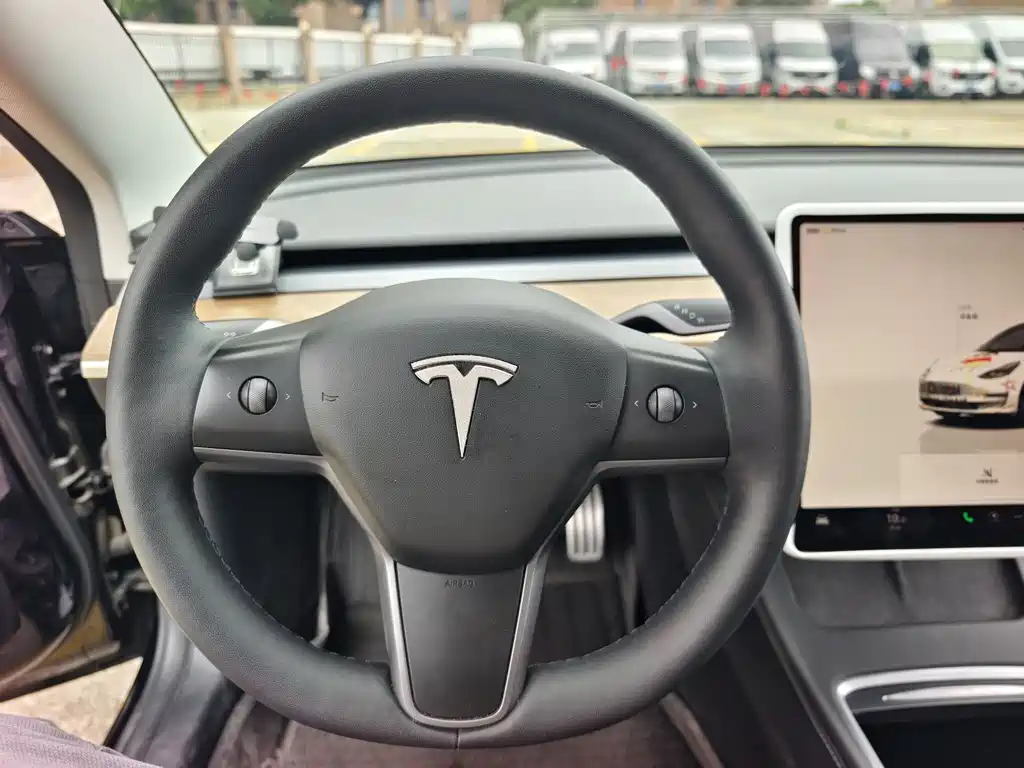 Tesla Model 3 2022 — фото 18