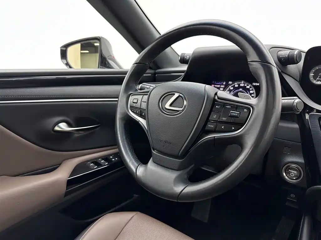 Lexus ES 2023 — фото 10