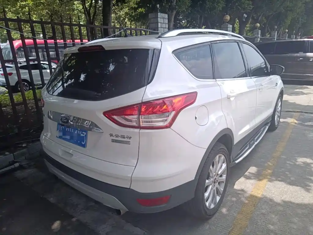 Ford Kuga 2015 — фото 7
