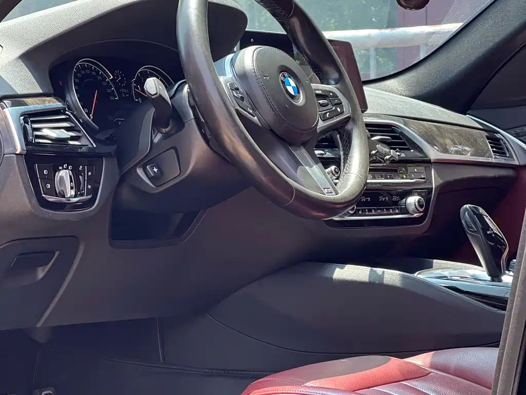 BMW 5 Series 2017 — фото 21