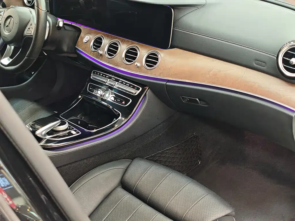 Mercedes-Benz E-Class 2017 — фото 17