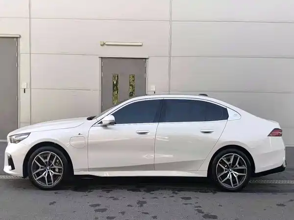 BMW i5 2026