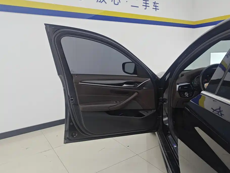 BMW 5 Series 2023