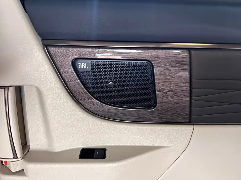 Toyota Alphard 2026 — фото 28