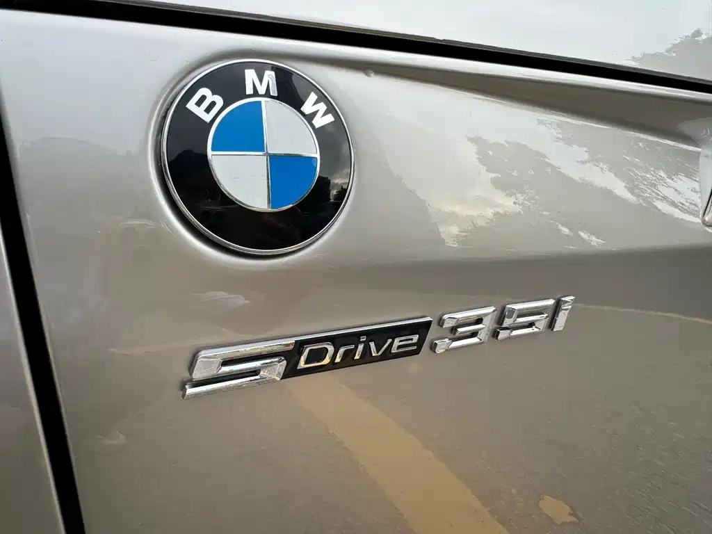 BMW Z4 2011 — фото 19